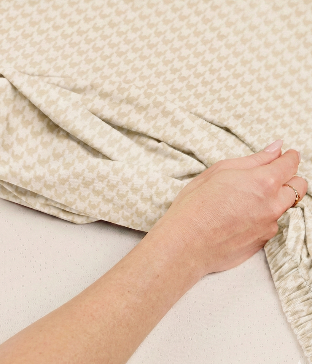 HushDry™ 2-in-1 Waterproof Fitted Cot Bed Sheet Viscose from Bamboo Tan Houndstooth
